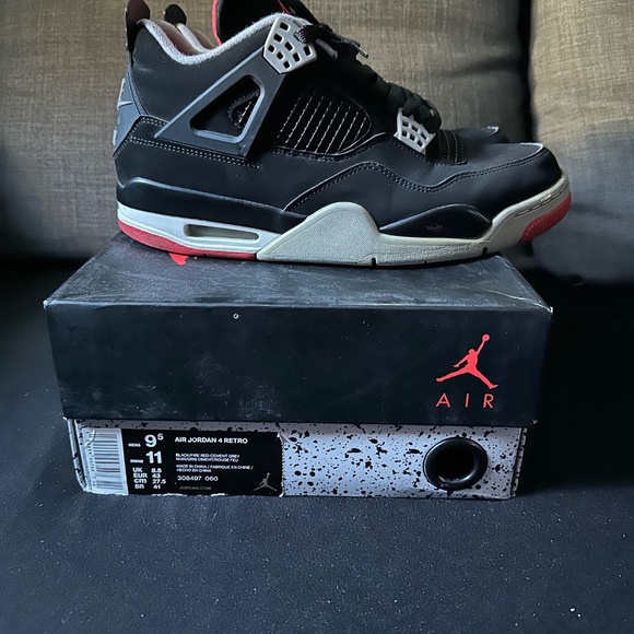 Jordan 4 Retro Bred Size 9.5 Used main image 3